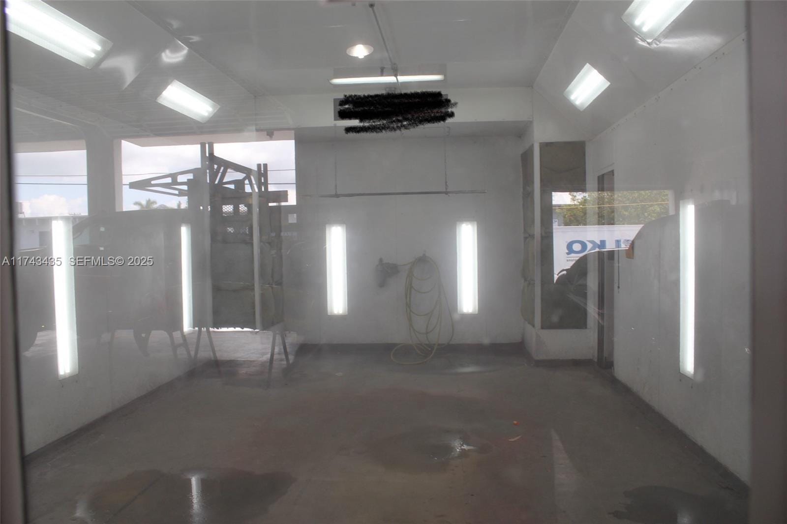 Auto Body Shop — photo 3