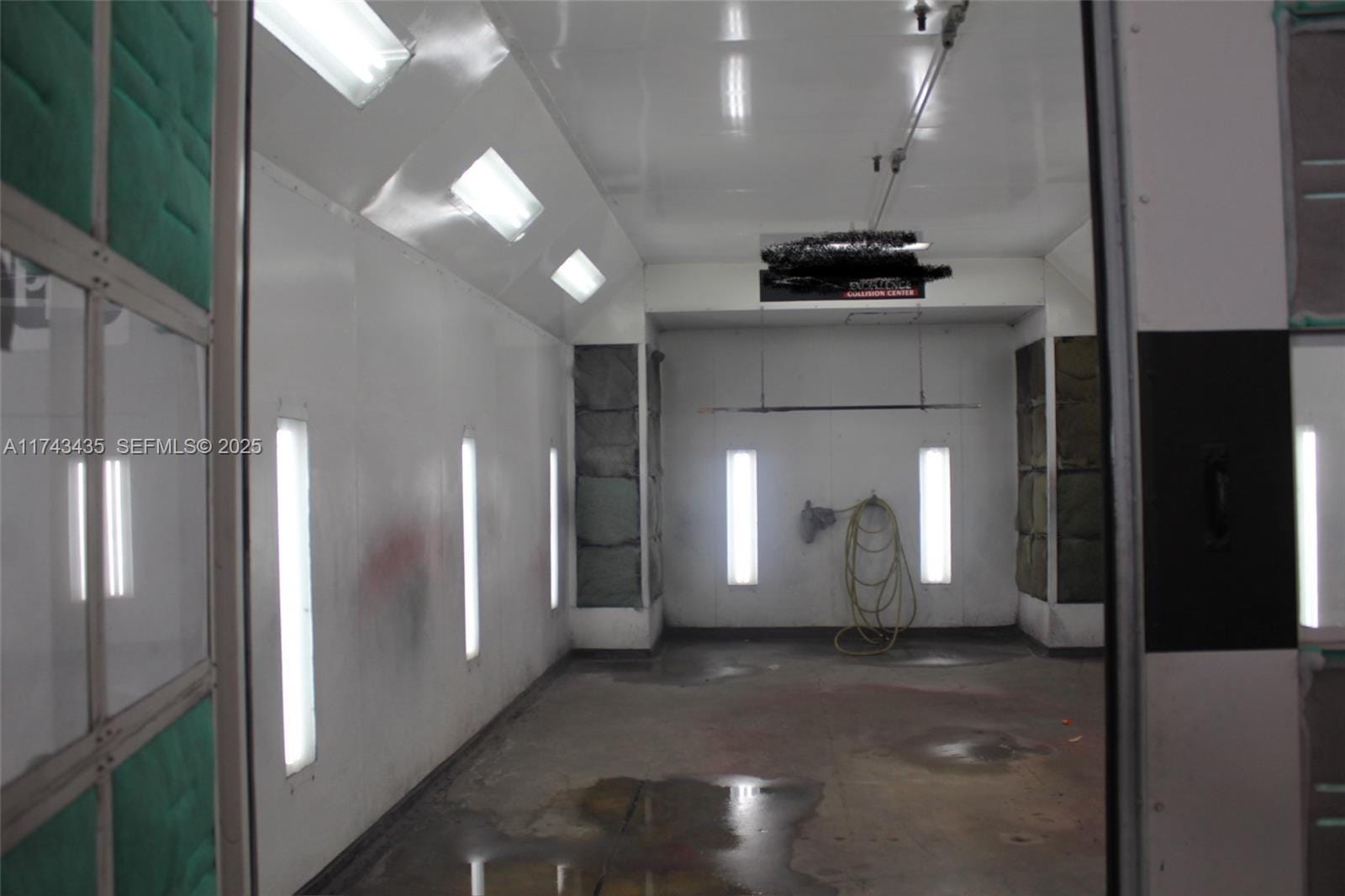 Auto Body Shop — photo 4
