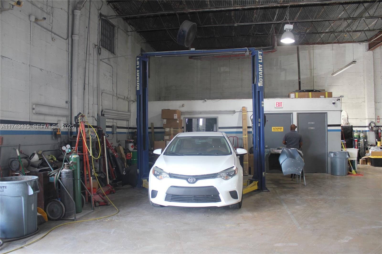 Auto Body Shop — photo 5