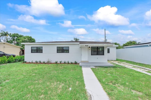 940 Oriental Boulevard, Opa-Locka, FL 33054