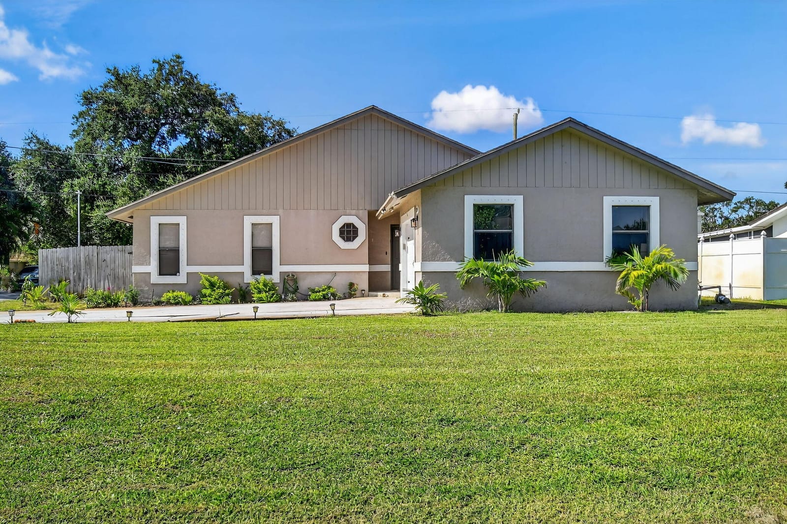 7555 Hilltop Drive, Lake Worth, FL 33463 photo 5