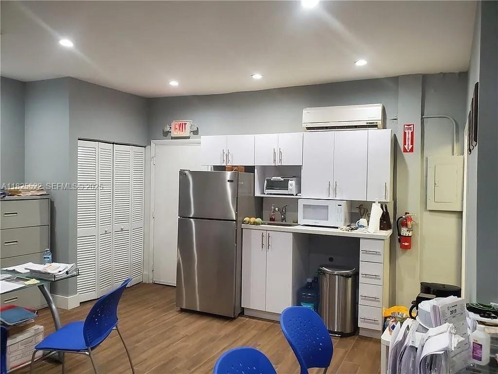4151 W Hallandale Beach Boulevard — photo 2