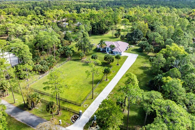 2796 Fawn Drive, Loxahatchee, FL 33470