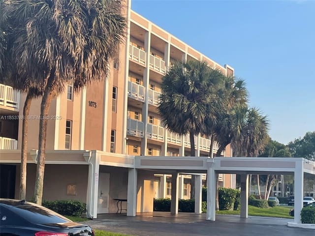 1075 Riverside Drive 203, Sherwood Square Condomini, Coral Springs, FL