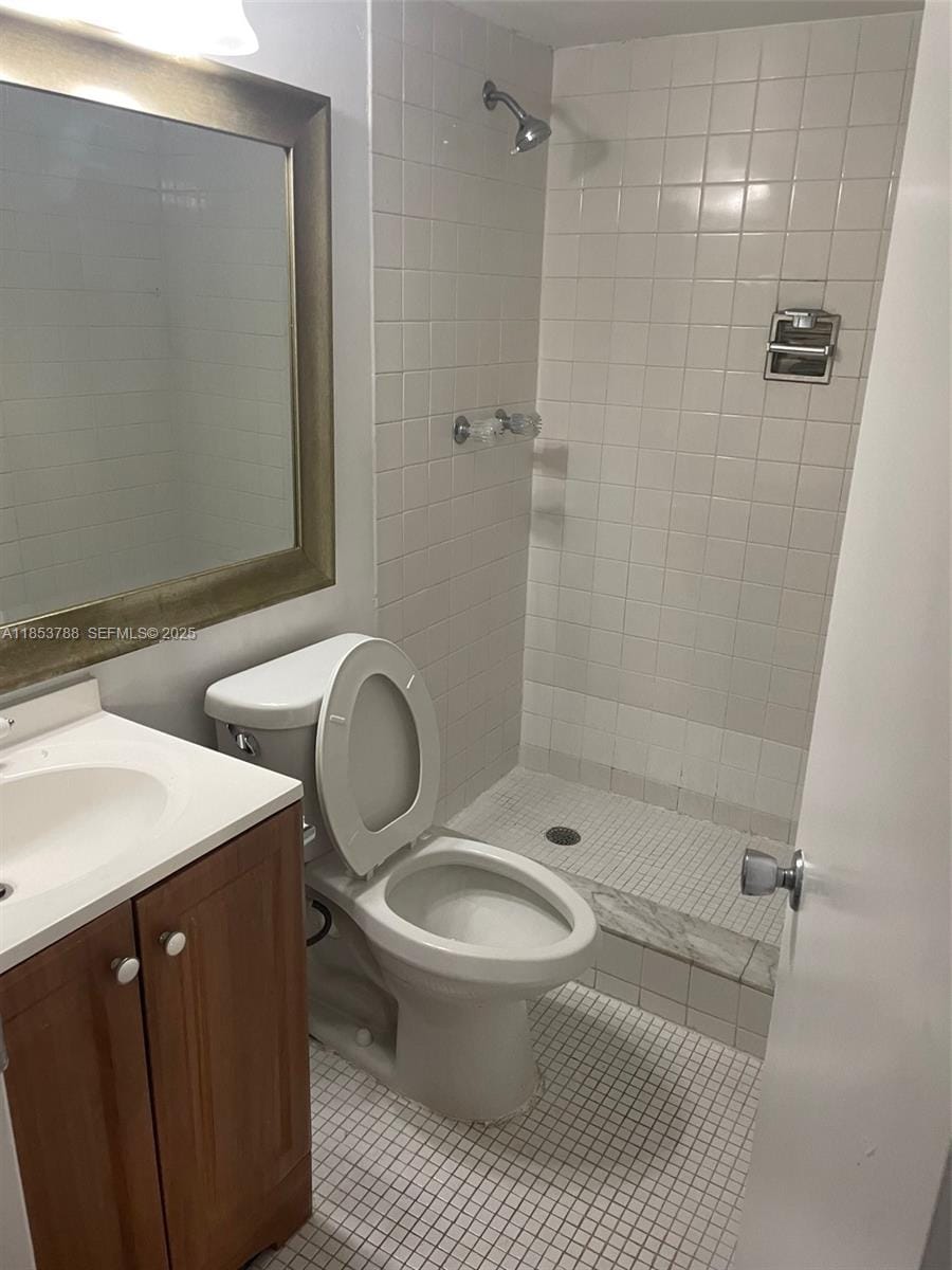 1075 Riverside Drive 203 — photo 3