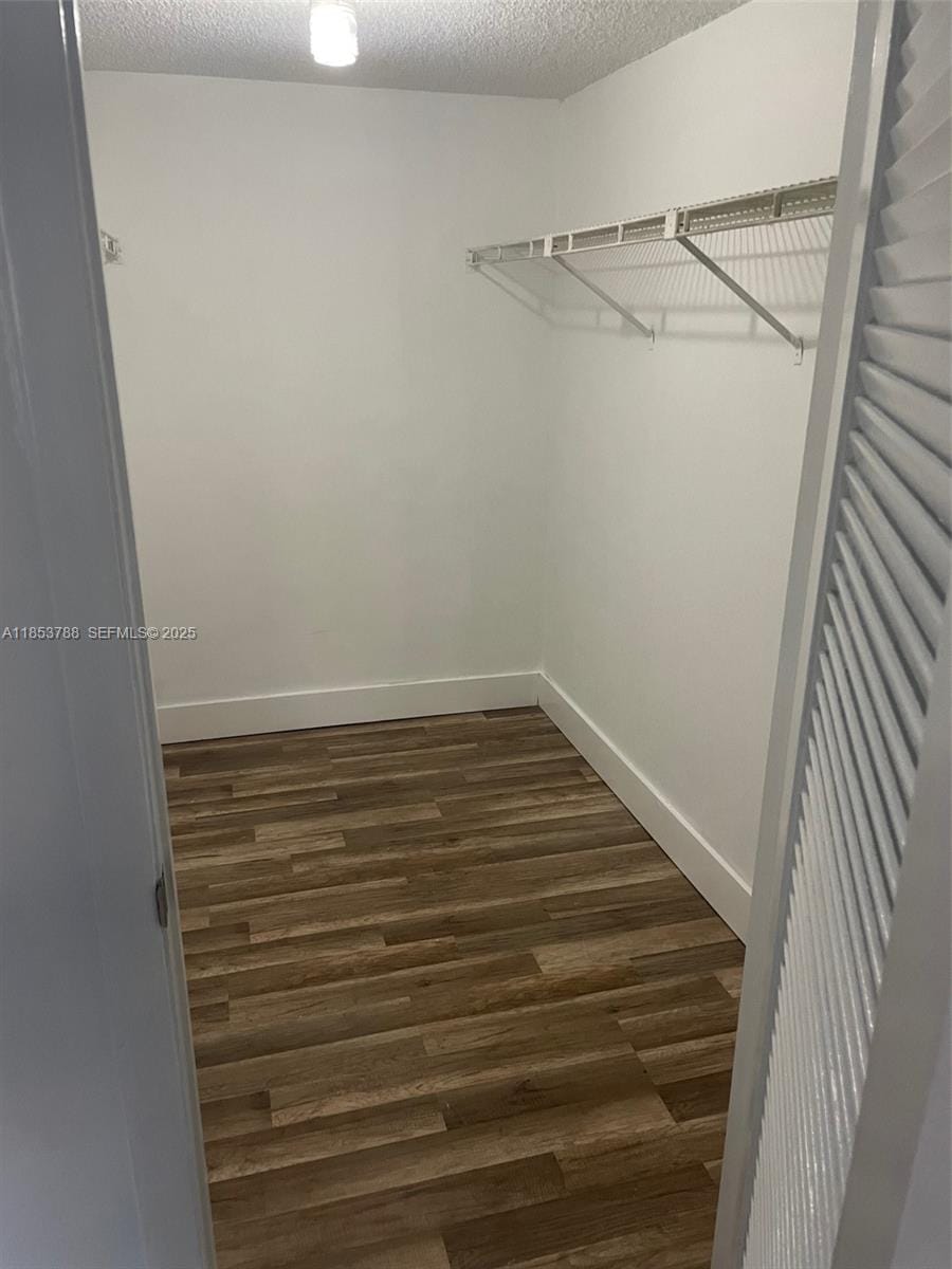 1075 Riverside Drive 203 — photo 6