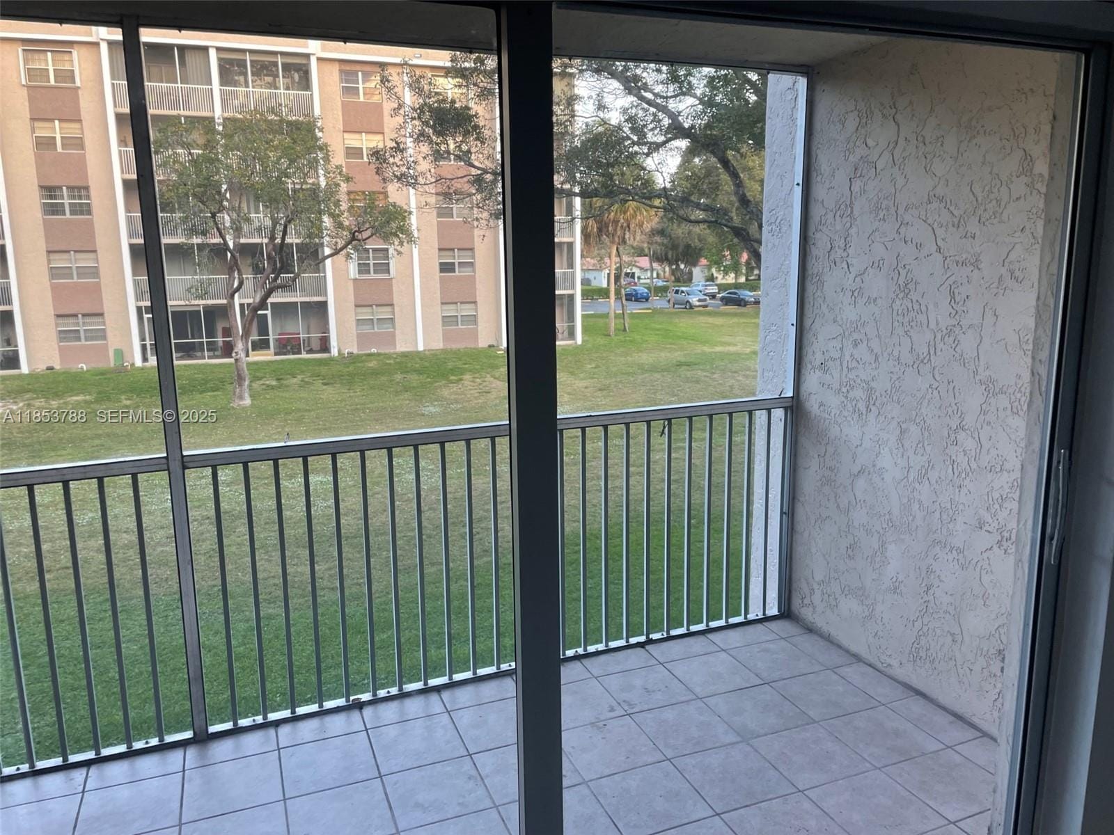1075 Riverside Drive 203 — photo 9