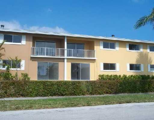 1505 Crescent Circle C30, Lake Park, FL 33403