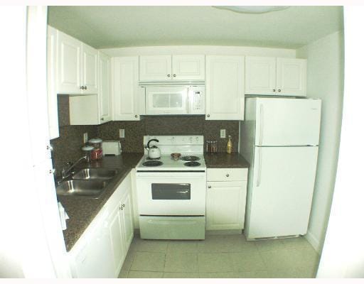 1505 Crescent Circle C30, Lake Park, FL 33403 photo 4