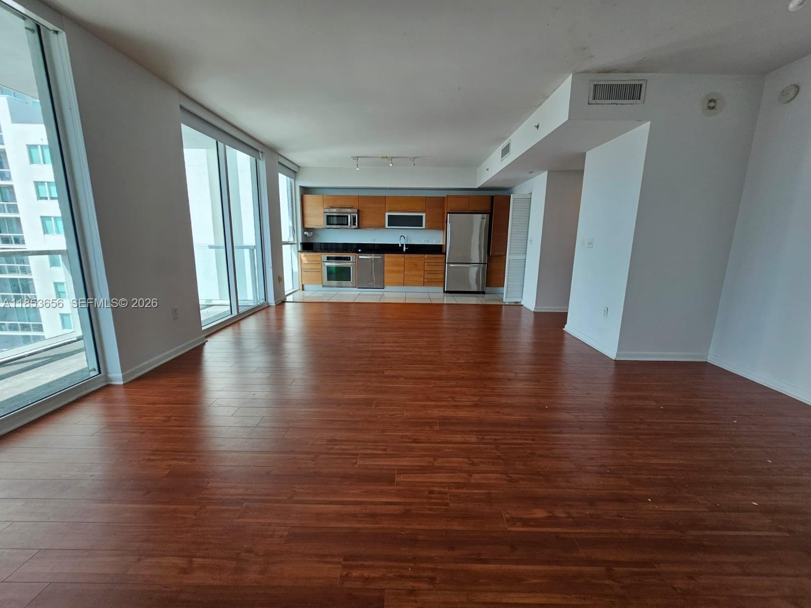 244 Biscayne Boulevard 3707, Miami, FL 33132 photo 9