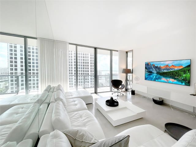 68 SE 6th Street 1903, Miami, FL 33131