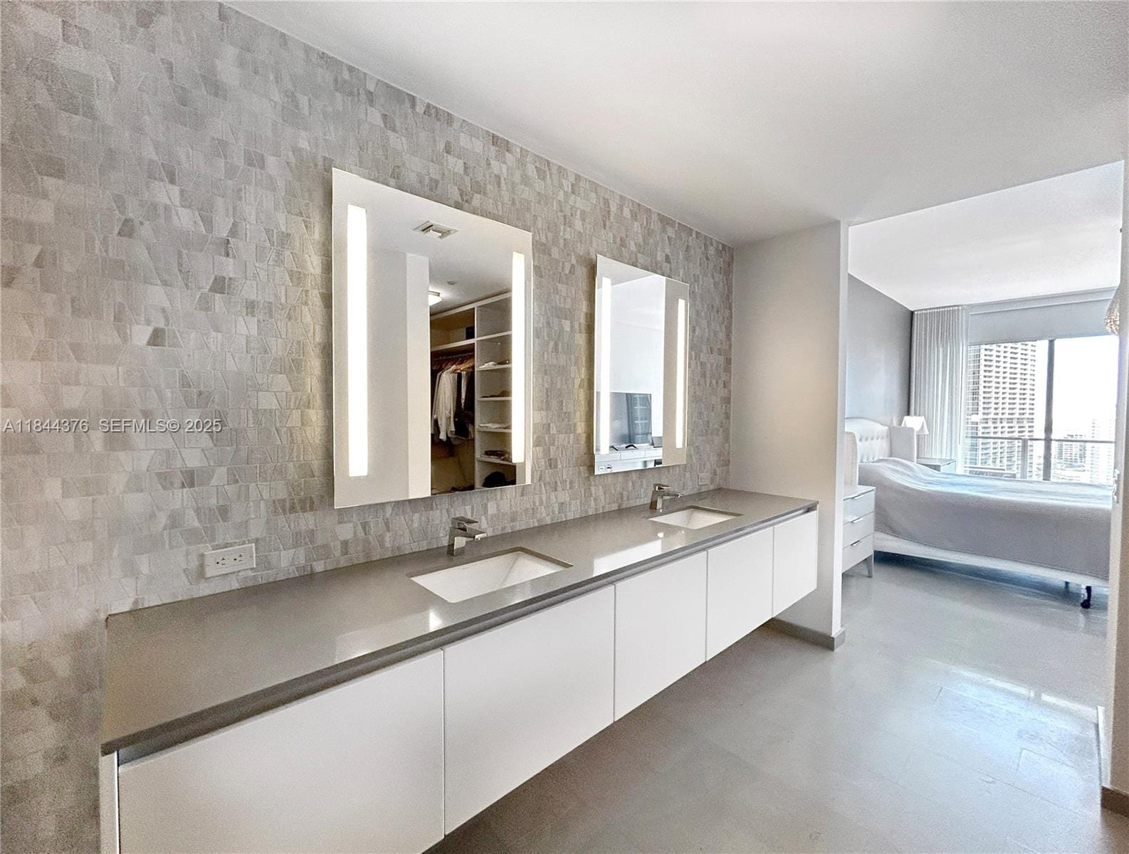 68 SE 6th Street 1903, Miami, FL 33131 photo 12