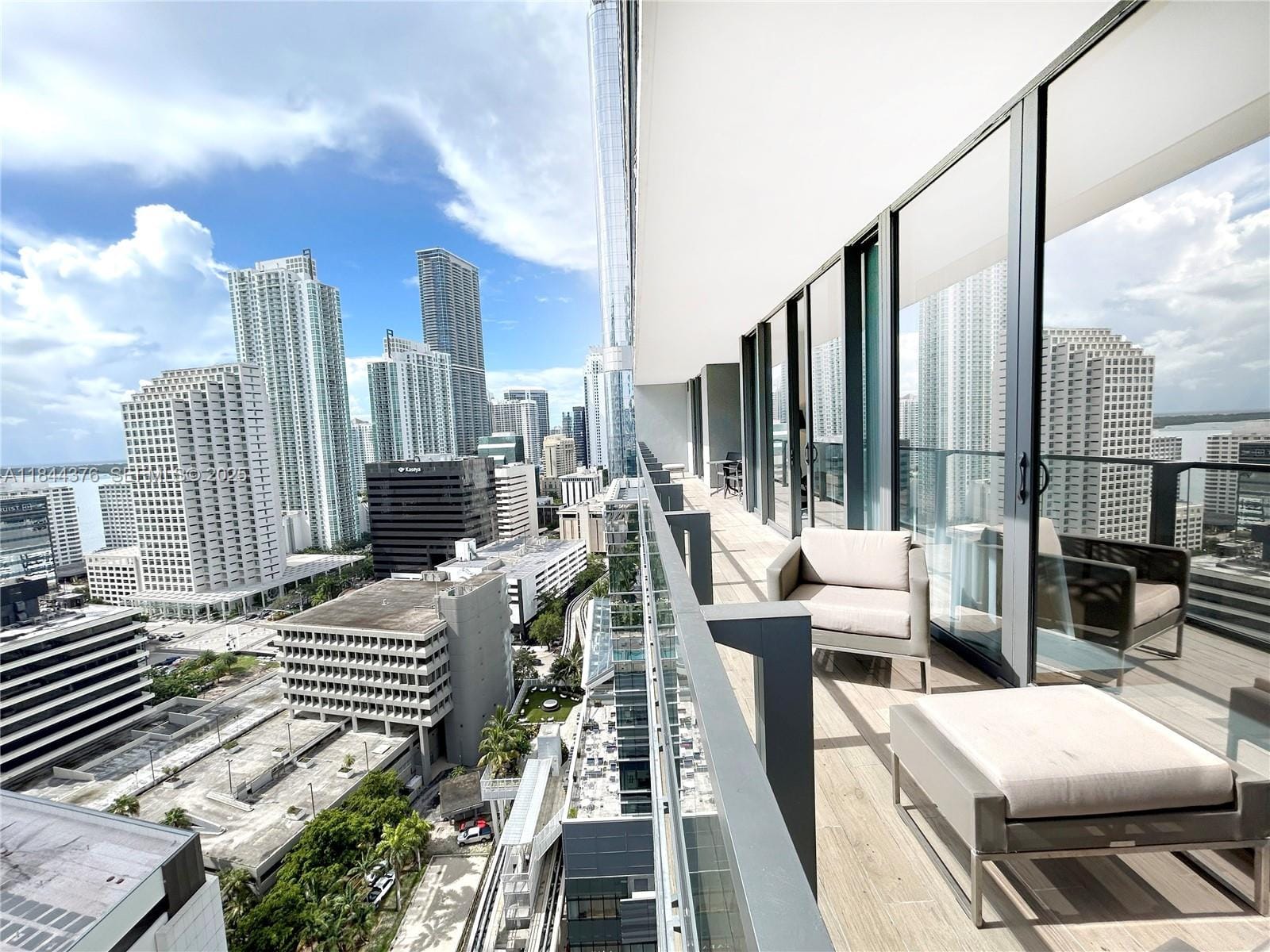 68 SE 6th Street 1903, Miami, FL 33131 photo 24