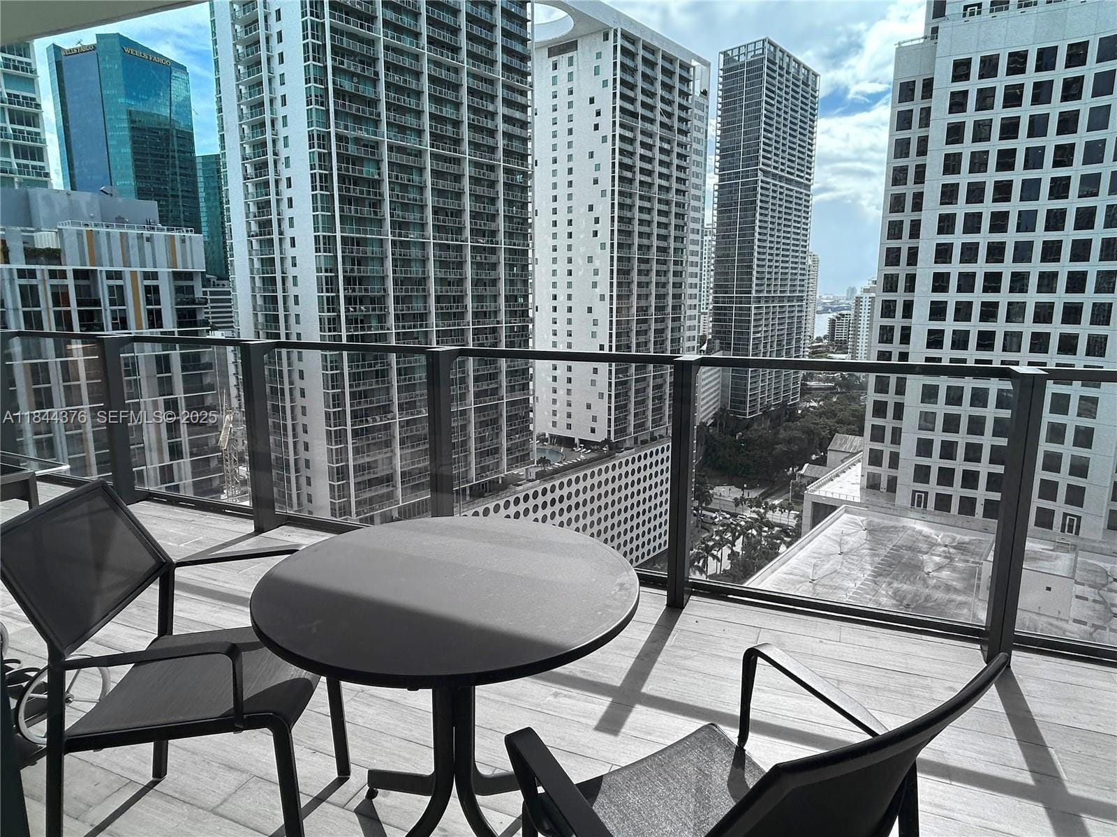 68 SE 6th Street 1903, Miami, FL 33131 photo 25