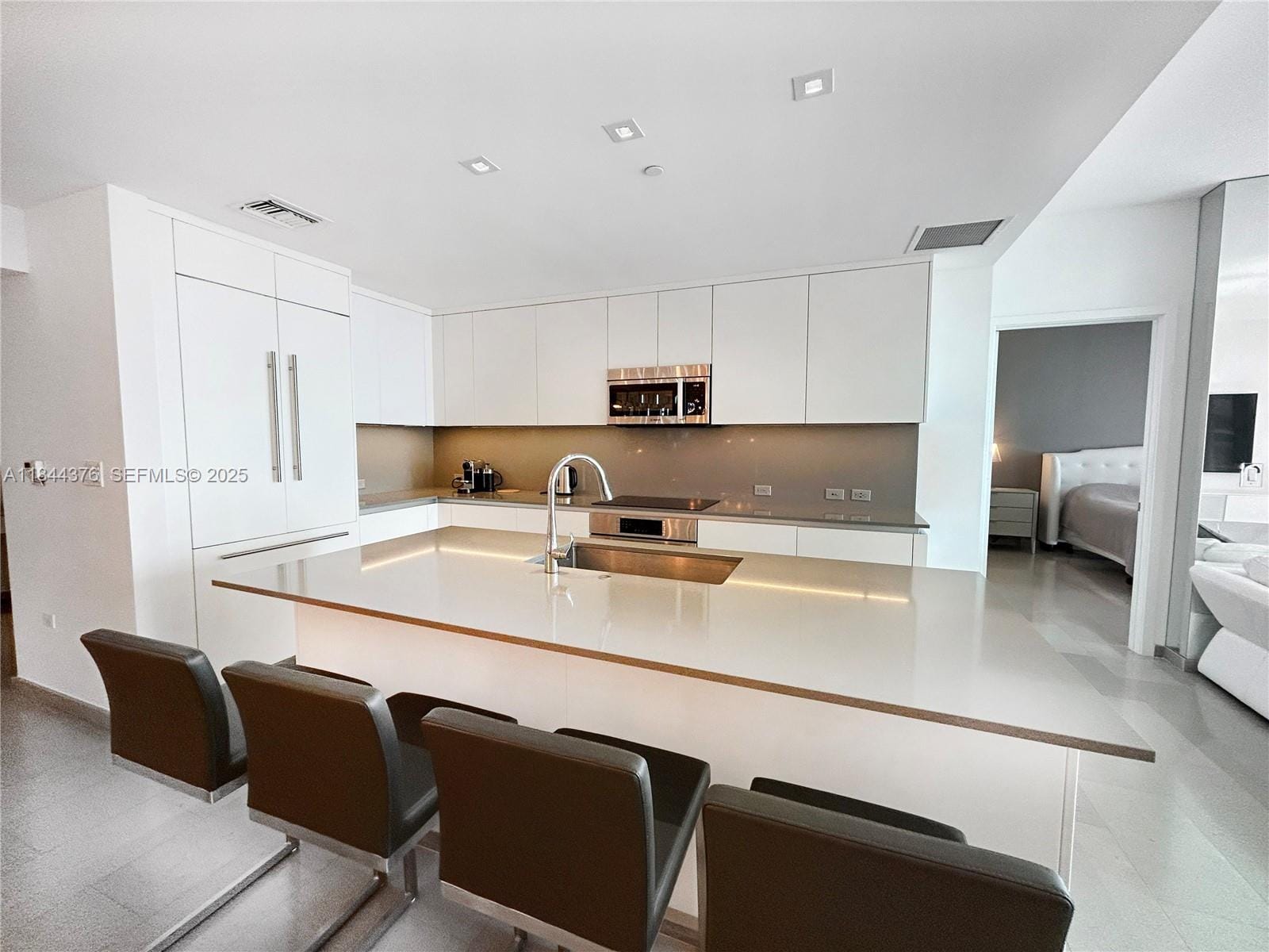 68 SE 6th Street 1903, Miami, FL 33131 photo 6