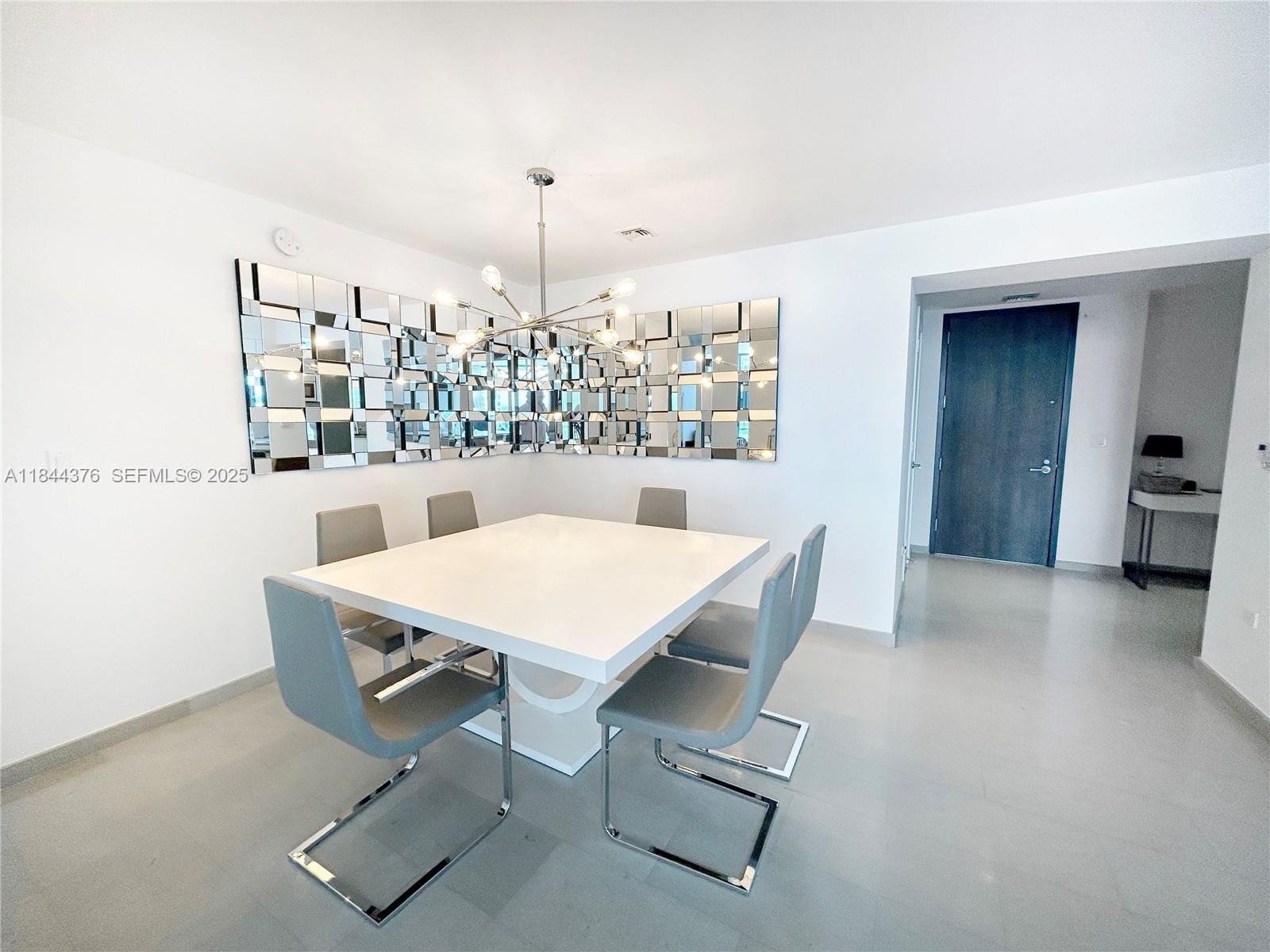 68 SE 6th Street 1903, Miami, FL 33131 photo 7