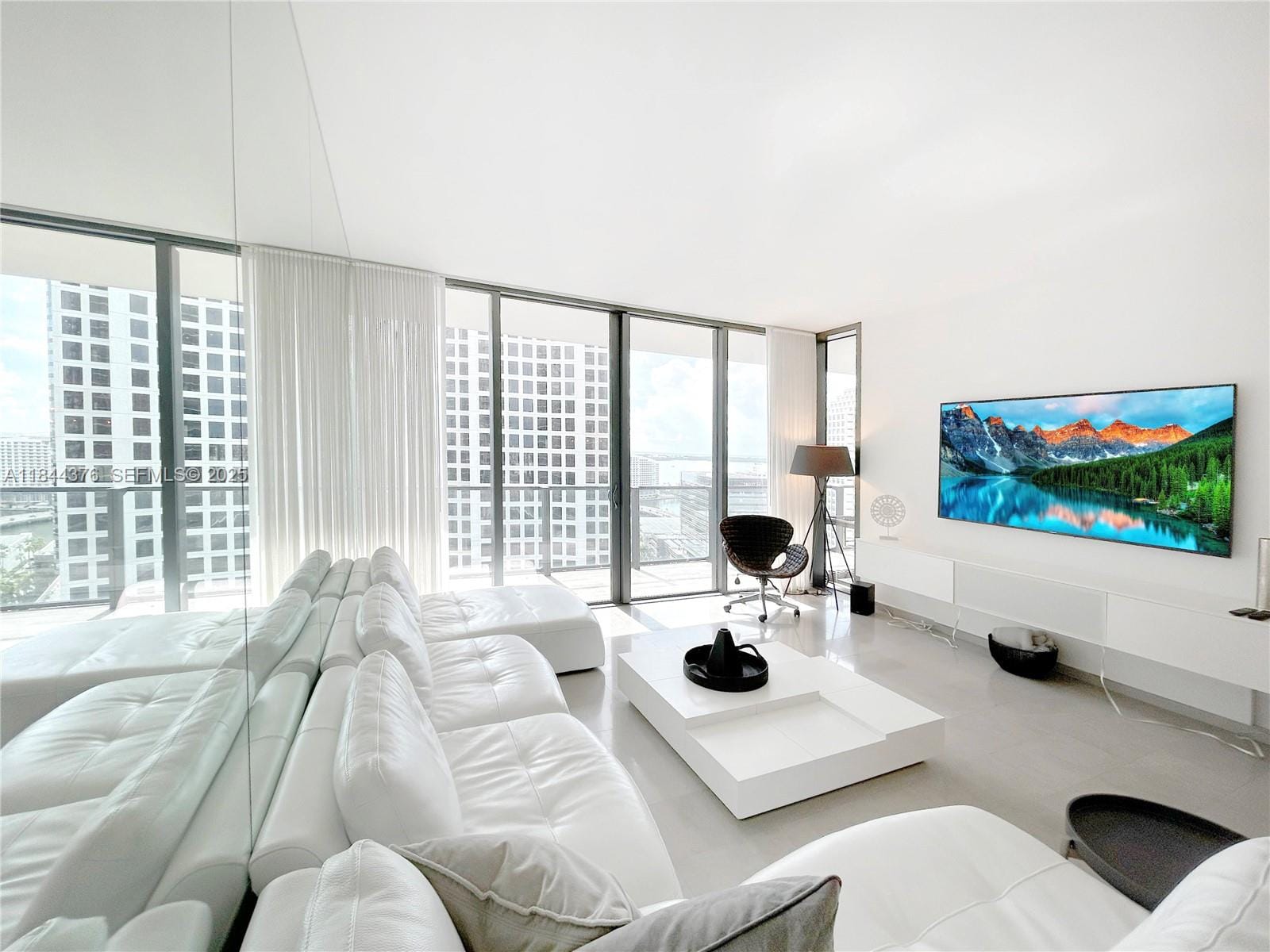 68 SE 6th Street 1903, Miami, FL 33131