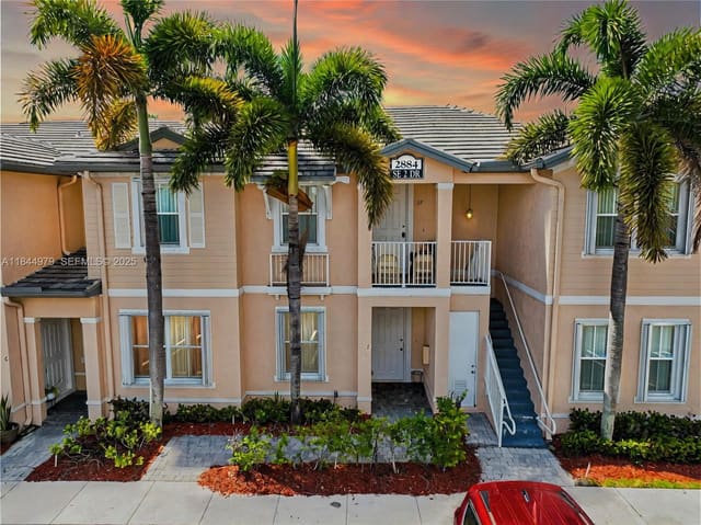 2884 SE 2nd Drive 7, Homestead, FL 33033