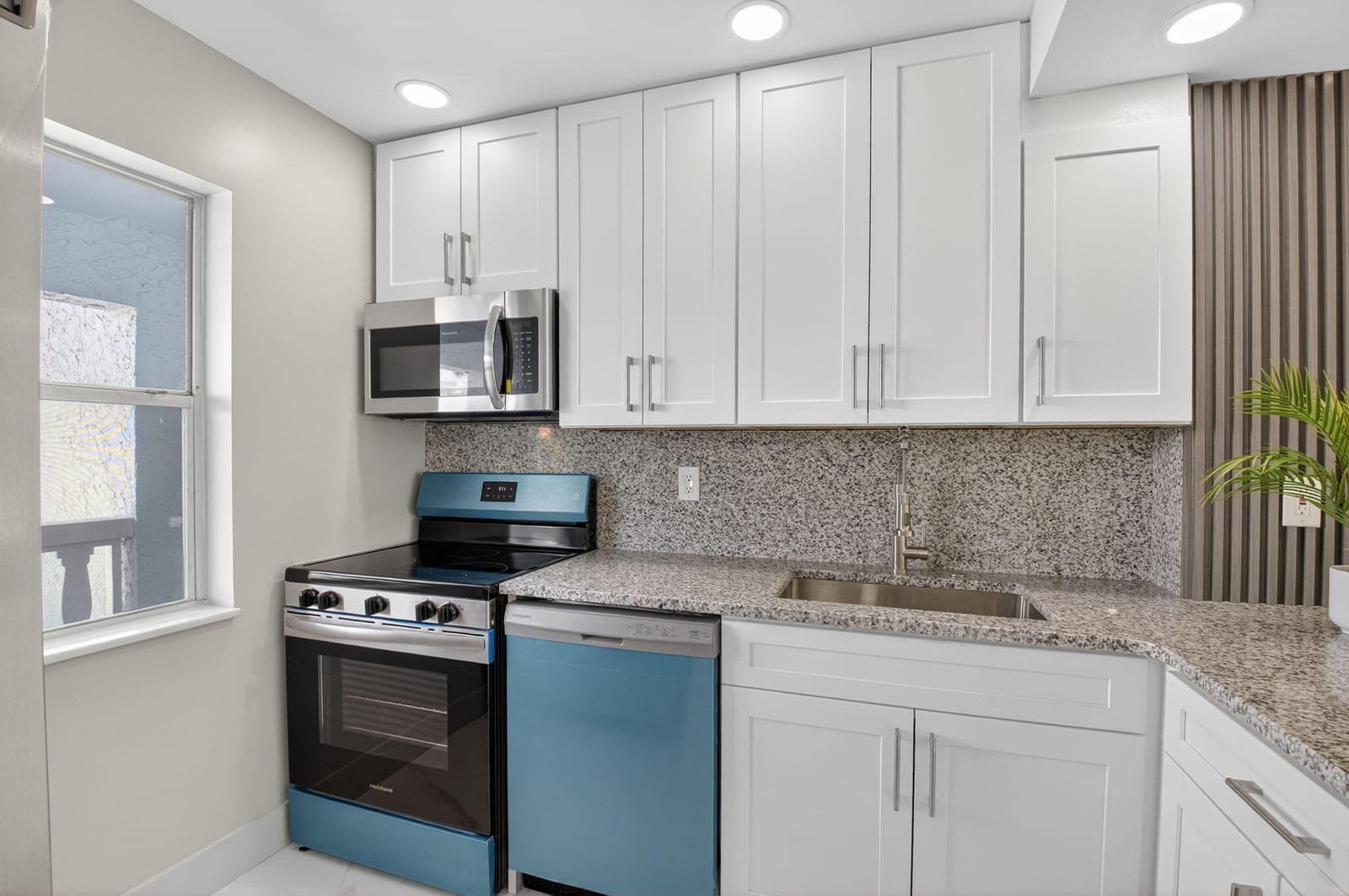 9886 Marina Boulevard 622 — photo 10