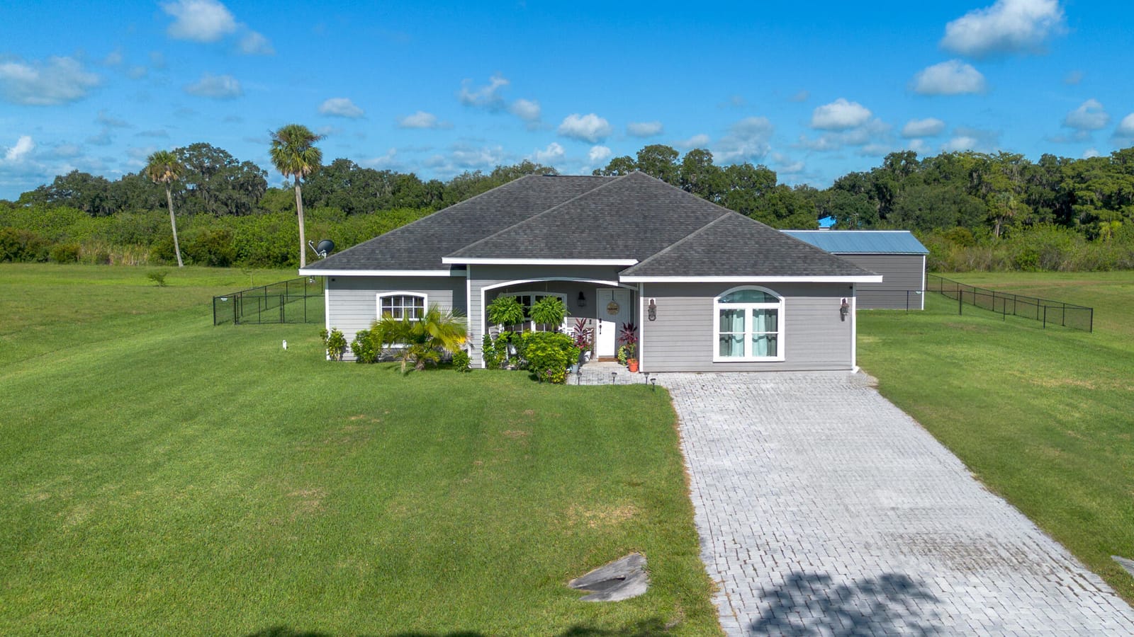 1402 SE 12th Drive, Okeechobee, FL 34974 photo 1