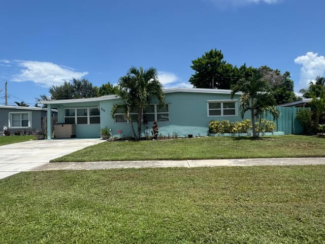 750 Hibiscus Drive, Royal Palm Beach, FL 33411