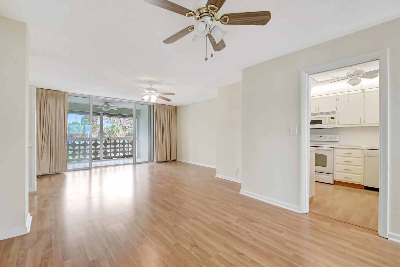 1 N Golfview Road 305, Lake Worth Beach, FL 33460 photo 16