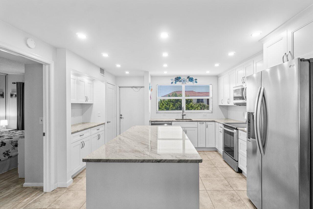 2018 S Federal Highway A408, Boynton Beach, FL 33435 photo 5