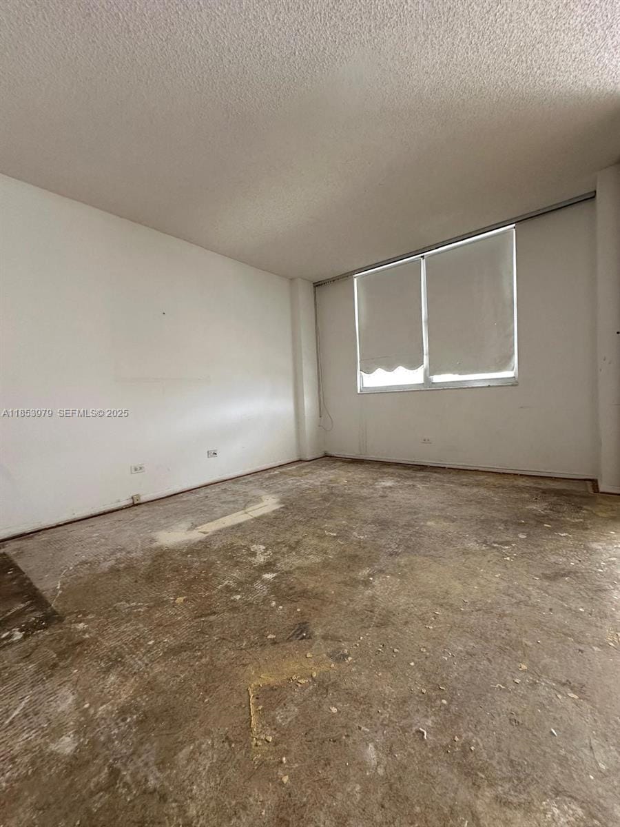 6039 Collins Avenue 414, Miami Beach, FL 33140 photo 12