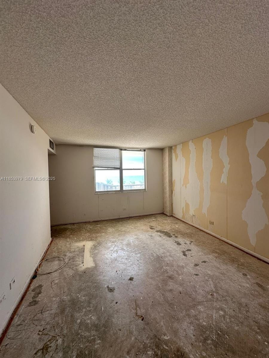 6039 Collins Avenue 414, Miami Beach, FL 33140 photo 19