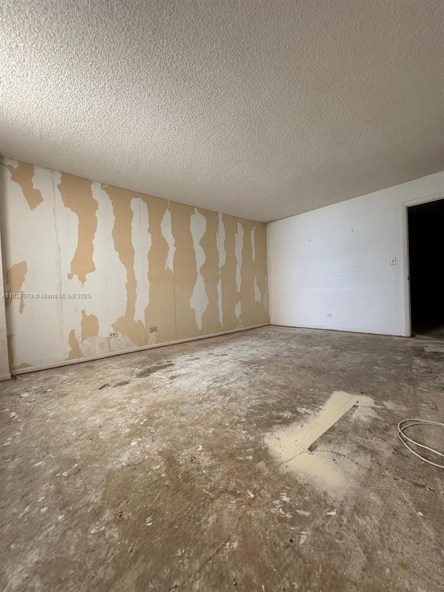 6039 Collins Avenue 414, Miami Beach, FL 33140 photo 7