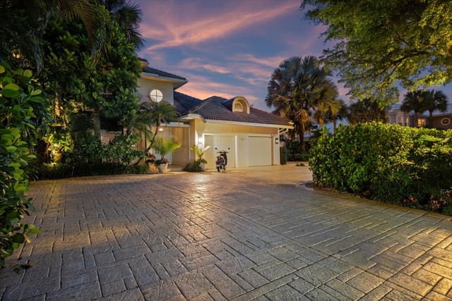 11851 Pebblewood Drive, Wellington, FL 33414