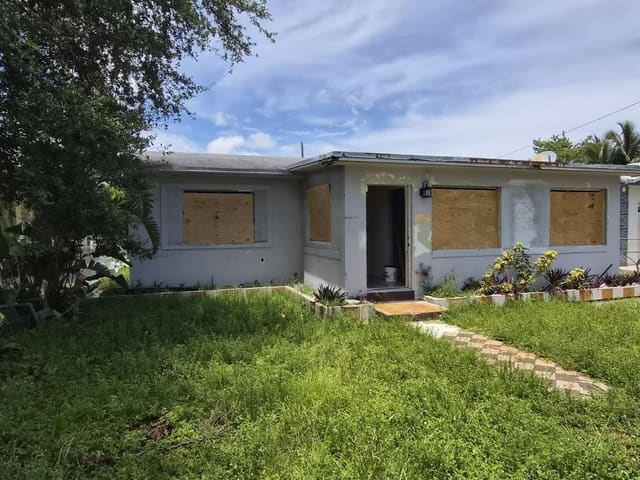 2335 Roosevelt Street, sold in Hollywood Park 4-19 B, Hollywood, FL