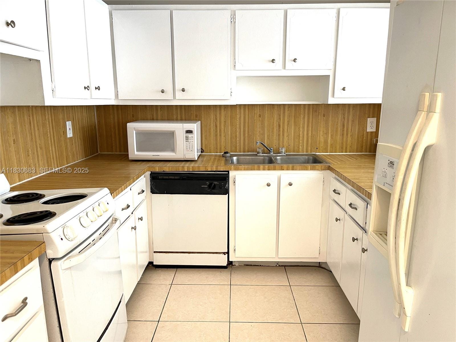 6940 Miami Gardens Drive 1-329, Hialeah, FL 33015 photo 4