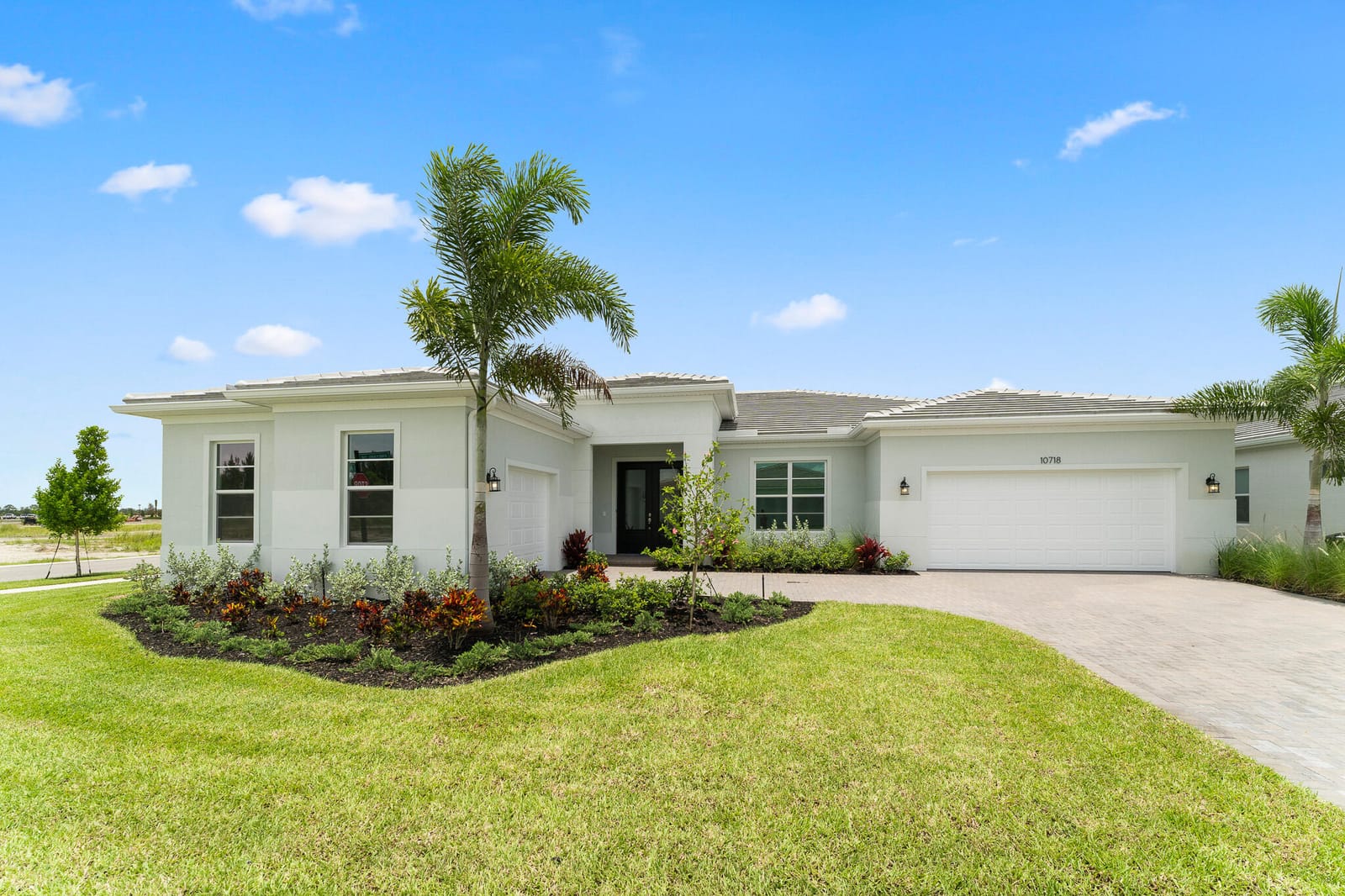 10718 SW Vineyard Drive, Port St. Lucie, FL 34987