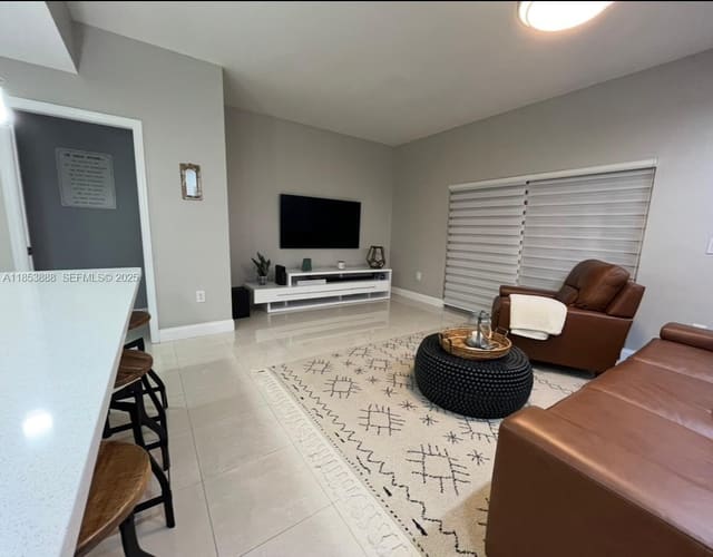 8830 W Flagler Street 10, Miami, FL 33174