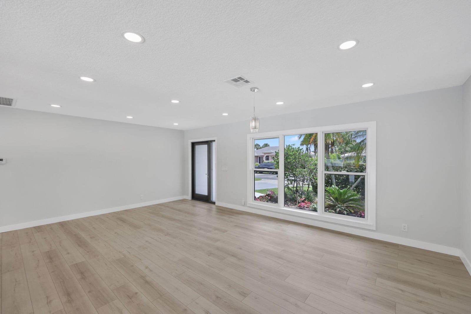 3384 Lakeview Drive — photo 8