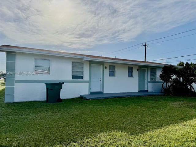18350 SW 105th Avenue, Miami, FL 33157