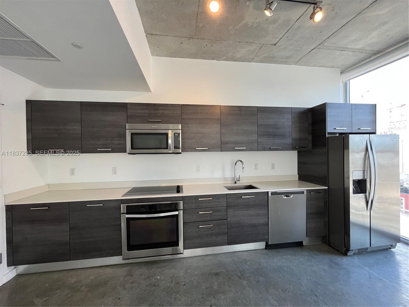 151 SE 1st Street 902, Miami, FL 33131