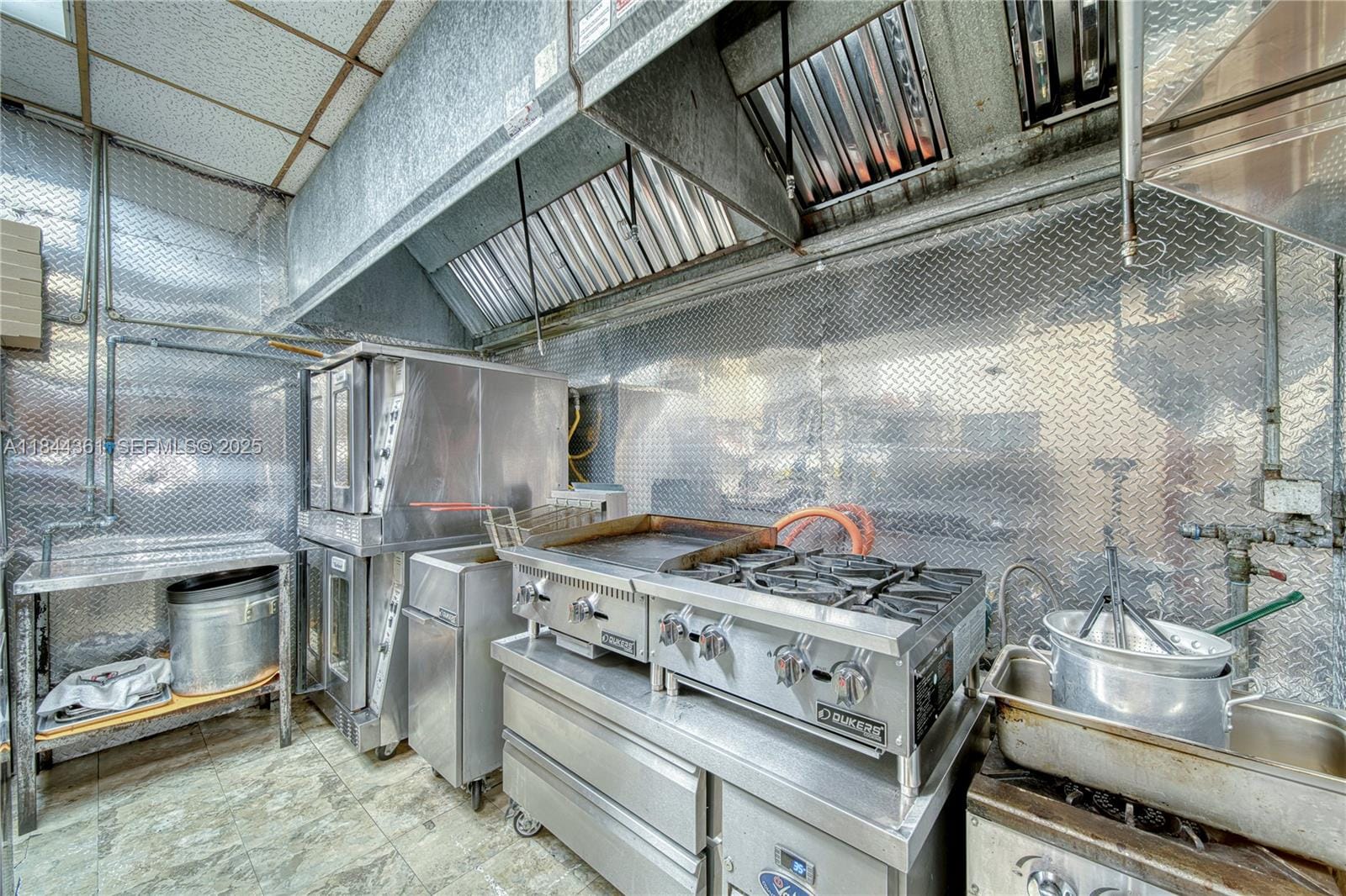 For Sale Restaurant — photo 2