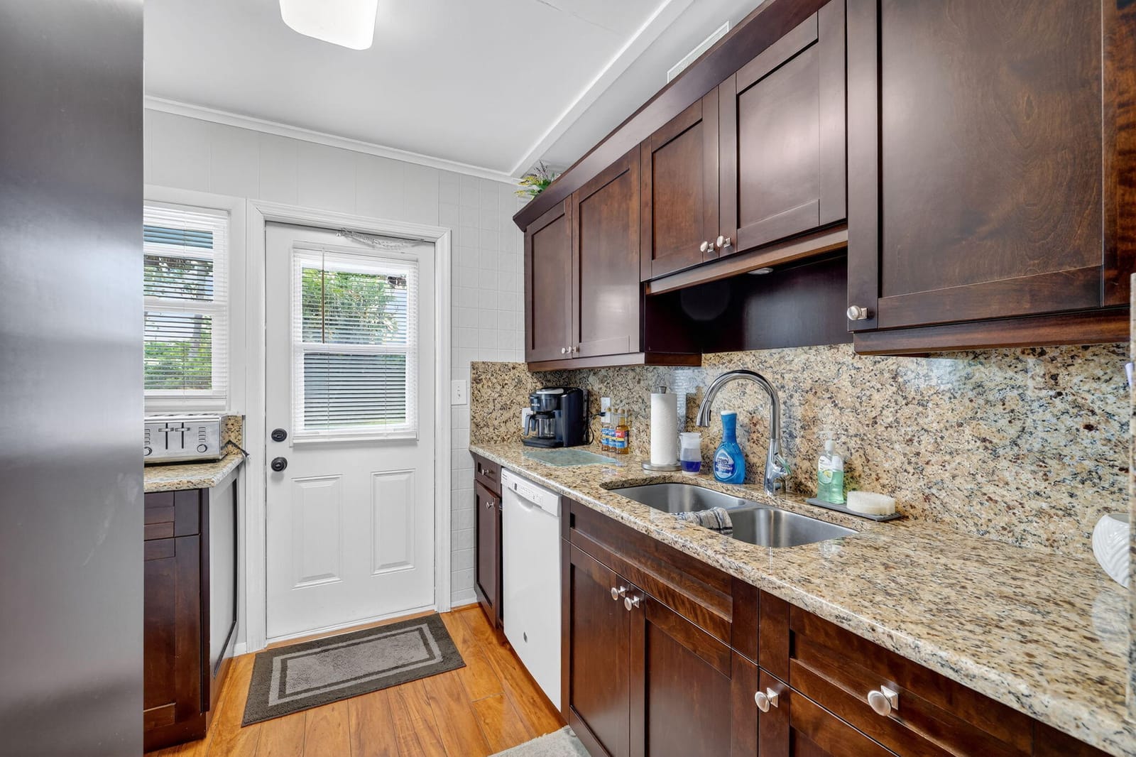 529 SE Madison Avenue — photo 11