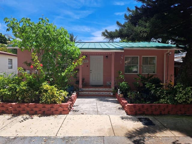 2835 SW 37th Court, Miami, FL 33145