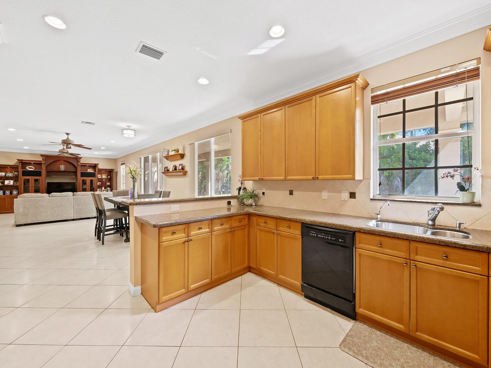 2459 Greenbrier Court — photo 9