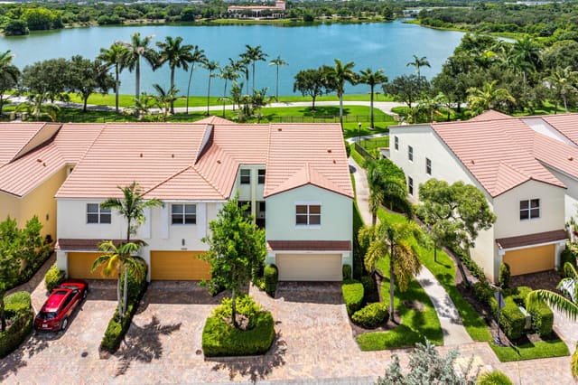 1570 NW 48th Place, sold in Blue Lake Townhomes, Boca Raton, FL