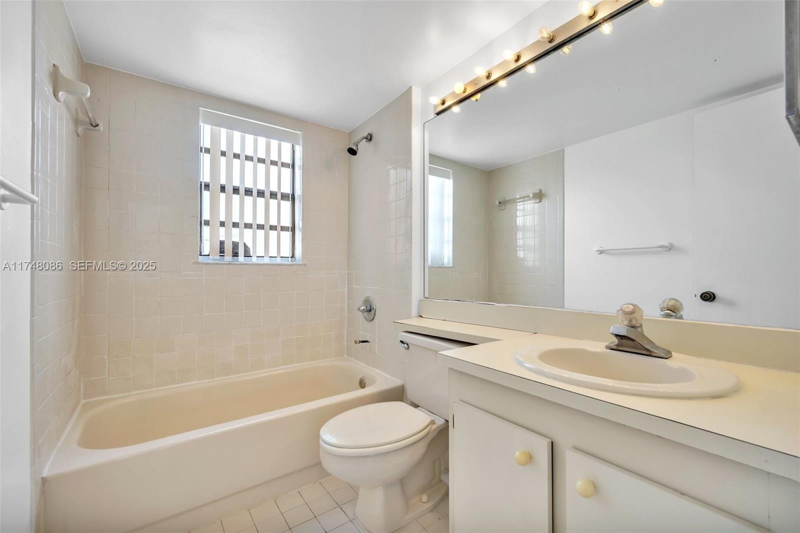 18224 Mediterranean Boulevard 5-17, Hialeah, FL 33015 photo 21