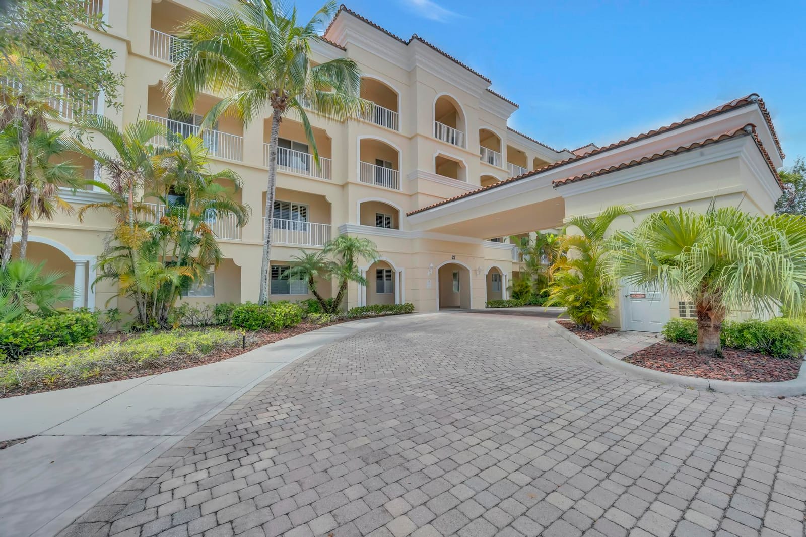 27 Harbour Isle Drive 106, Fort Pierce, FL 34949 photo 30