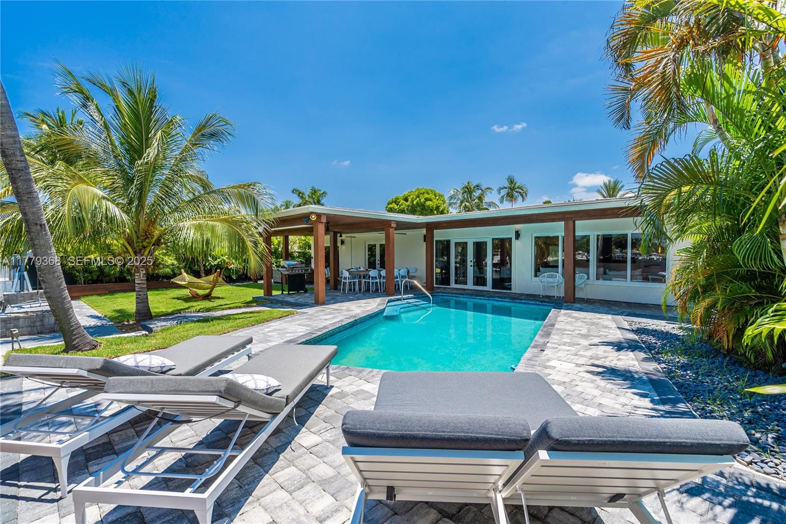 2243 Bayview Lane, North Miami, FL 33181 photo 4