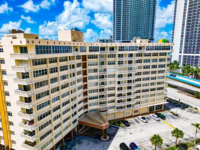 1825 S Ocean Drive 204, Hallandale Beach, FL 33009