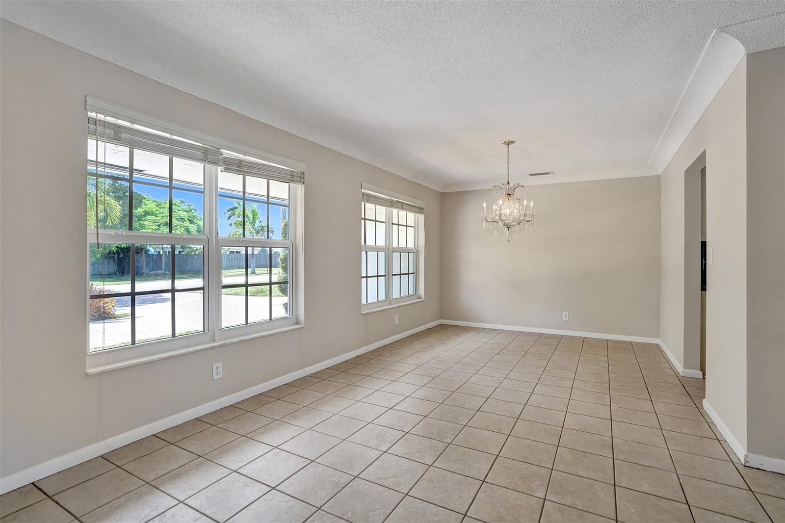 1410 SE 12th Avenue — photo 3