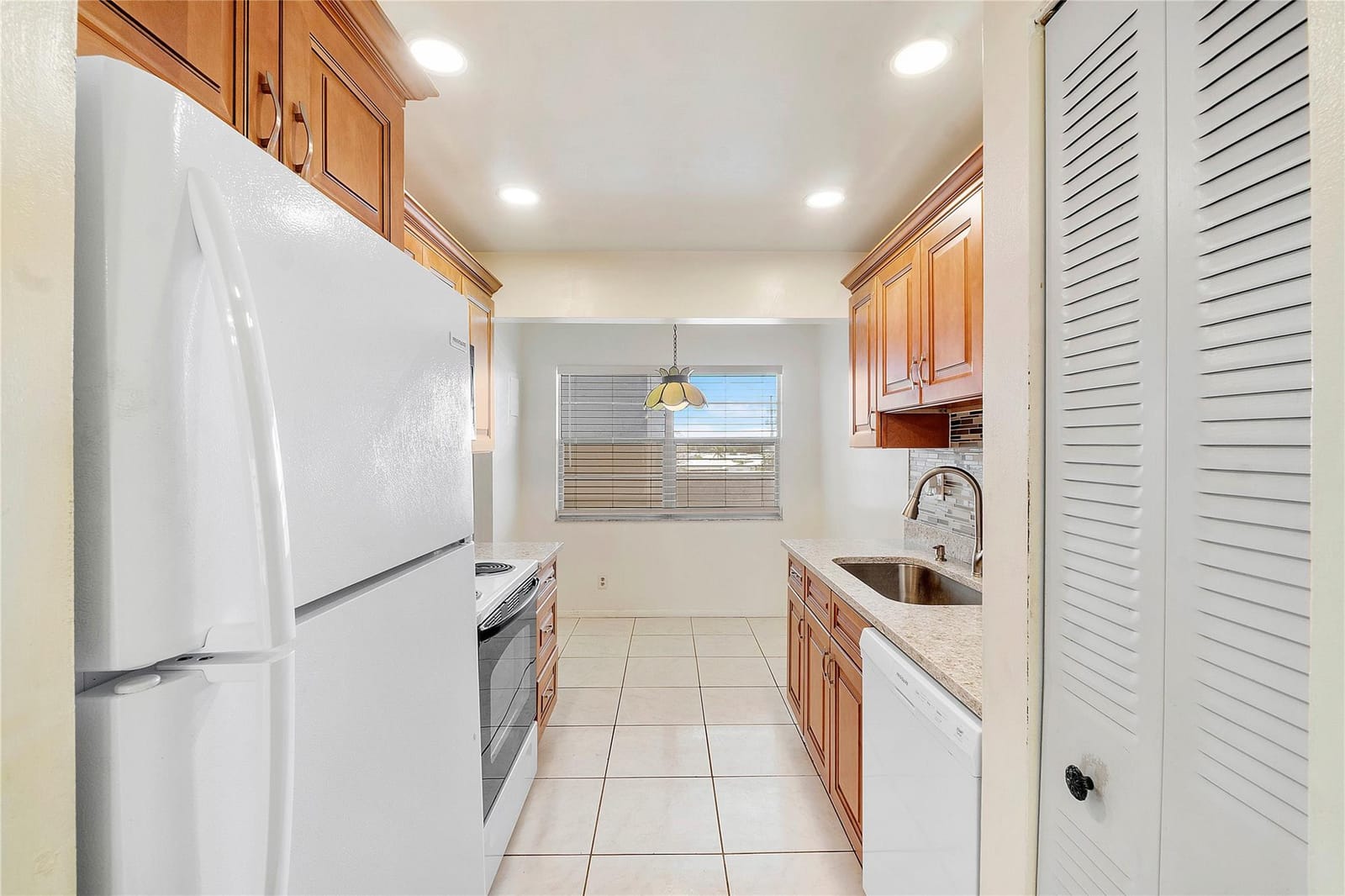 8205 NW 61st Street B305, Tamarac, FL 33321 photo 8