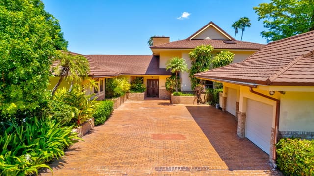 8541 Estate Drive, sold in Banyan Estates, West Palm Beach, FL